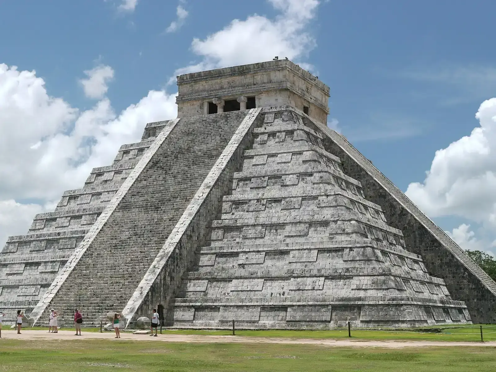 Piramida El Castillo v Chichén Itzá